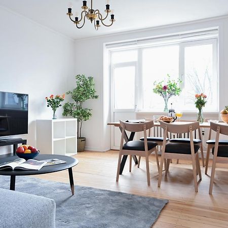 Spacious And Bright 2-Bedroom Apartment In Green Charlottenlund Exterior foto